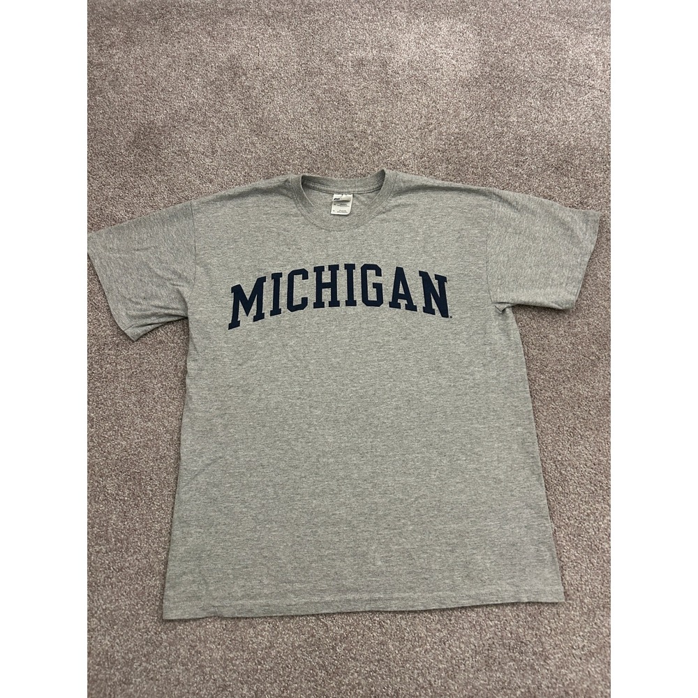 Michigan T-Shirt Mens Medium Gray Excellent Short Sleeve Graphic Tee